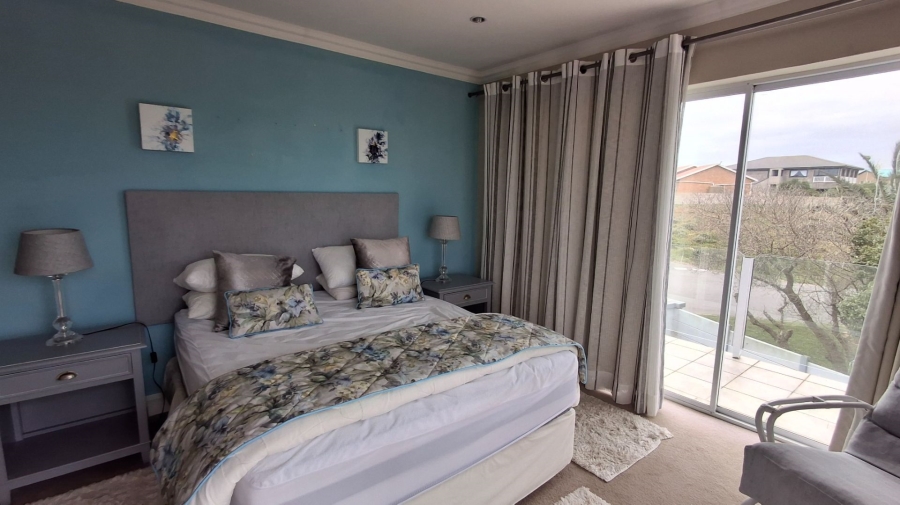 3 Bedroom Property for Sale in Boggomsbaai Western Cape